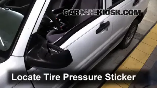 2002 Chevrolet Tracker 2.0L 4 Cyl. (4 Door) Pneus et roues Vérifier la pression des pneus